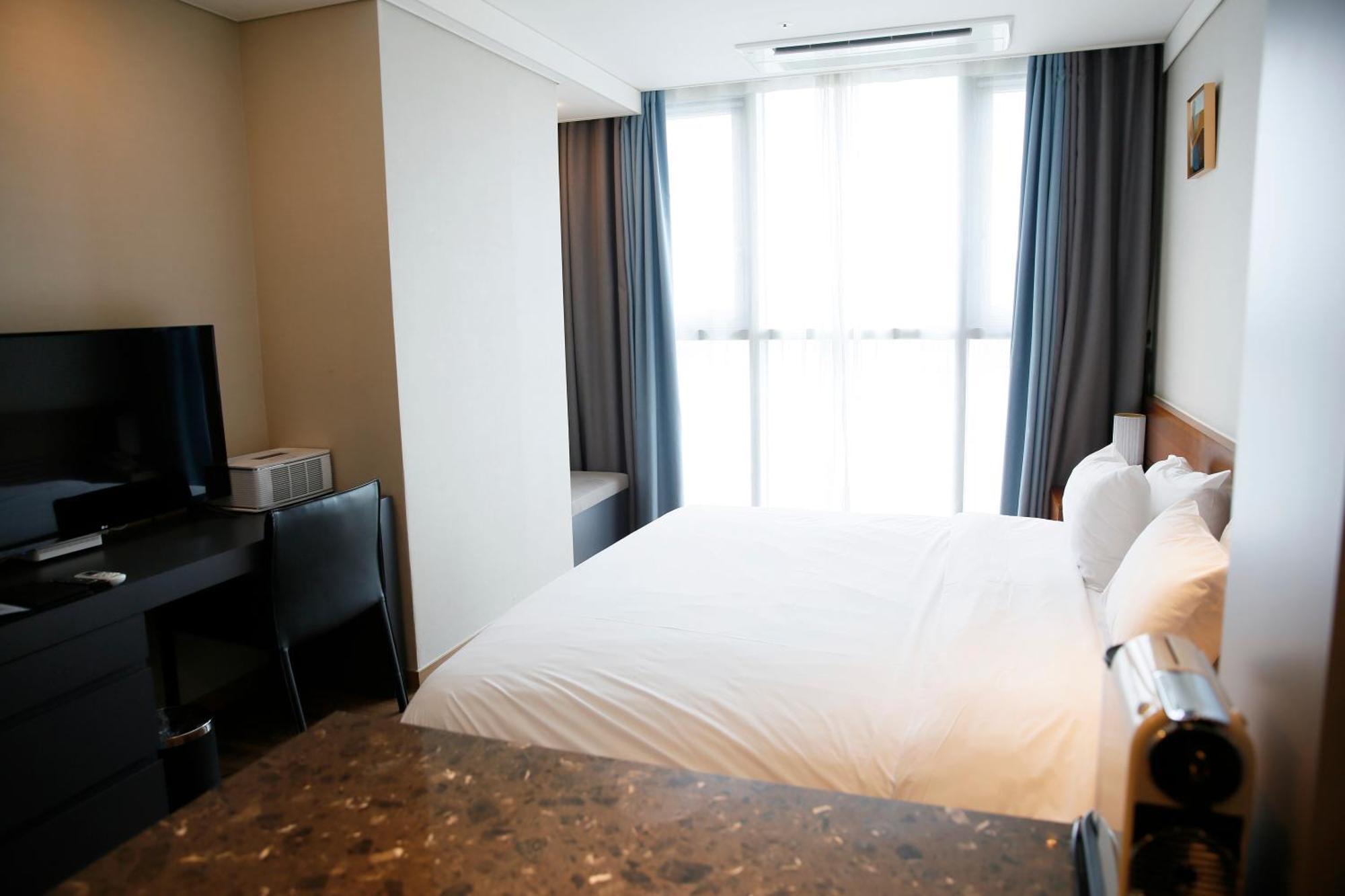 J One Hotel Cheongju Zewnętrze zdjęcie